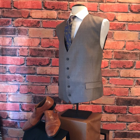 Elegant Tan Dress Vest - Picture 11 of 17